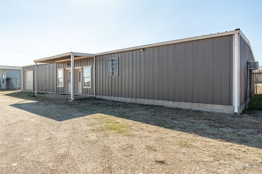1497 W Highway 67, Glen Rose, TX à louer - Photo de l’immeuble – Image 3 sur 22