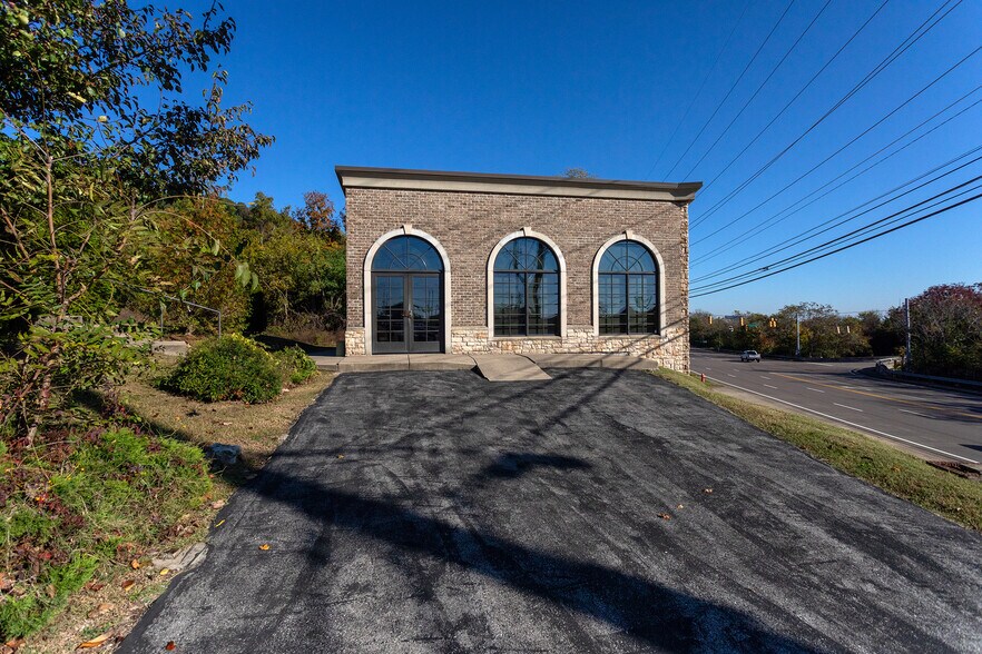 5595 Franklin Pike, Nashville, TN à louer - Photo de l’immeuble – Image 2 sur 13