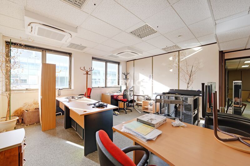 Bureau dans Levallois Perret à louer - Photo intérieure – Image 3 sur 9