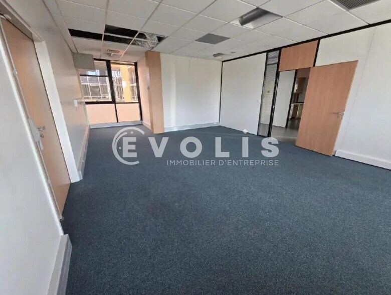 Bureau dans Villebon-sur-Yvette à louer - Photo intérieure – Image 2 sur 10