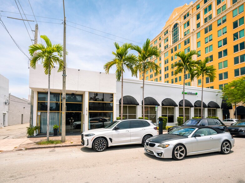 2415 Ponce de Leon Blvd, Coral Gables, FL à louer - Photo de l’immeuble – Image 2 sur 6