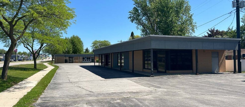 1239 S Military Ave, Green Bay, WI à louer - Photo de l’immeuble – Image 2 sur 4