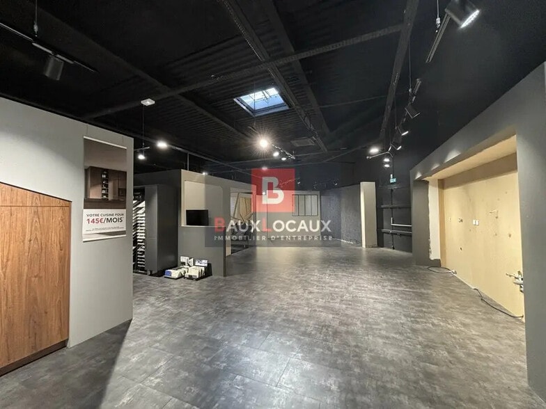 Local commercial dans Les Angles à louer - Photo intérieure – Image 3 sur 5