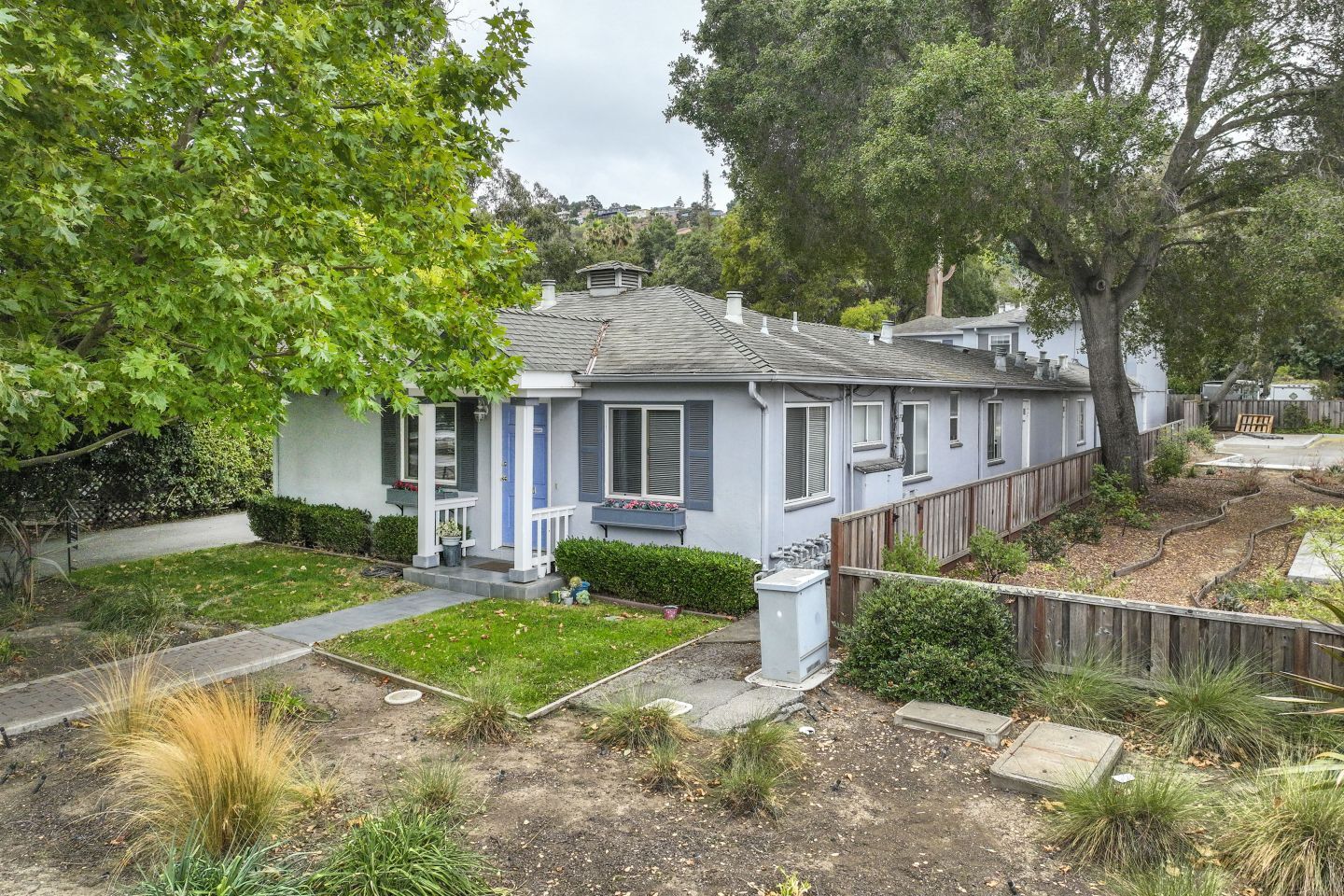 1220 Sixth Ave, Belmont, CA à vendre Photo de l’immeuble– Image 1 sur 16