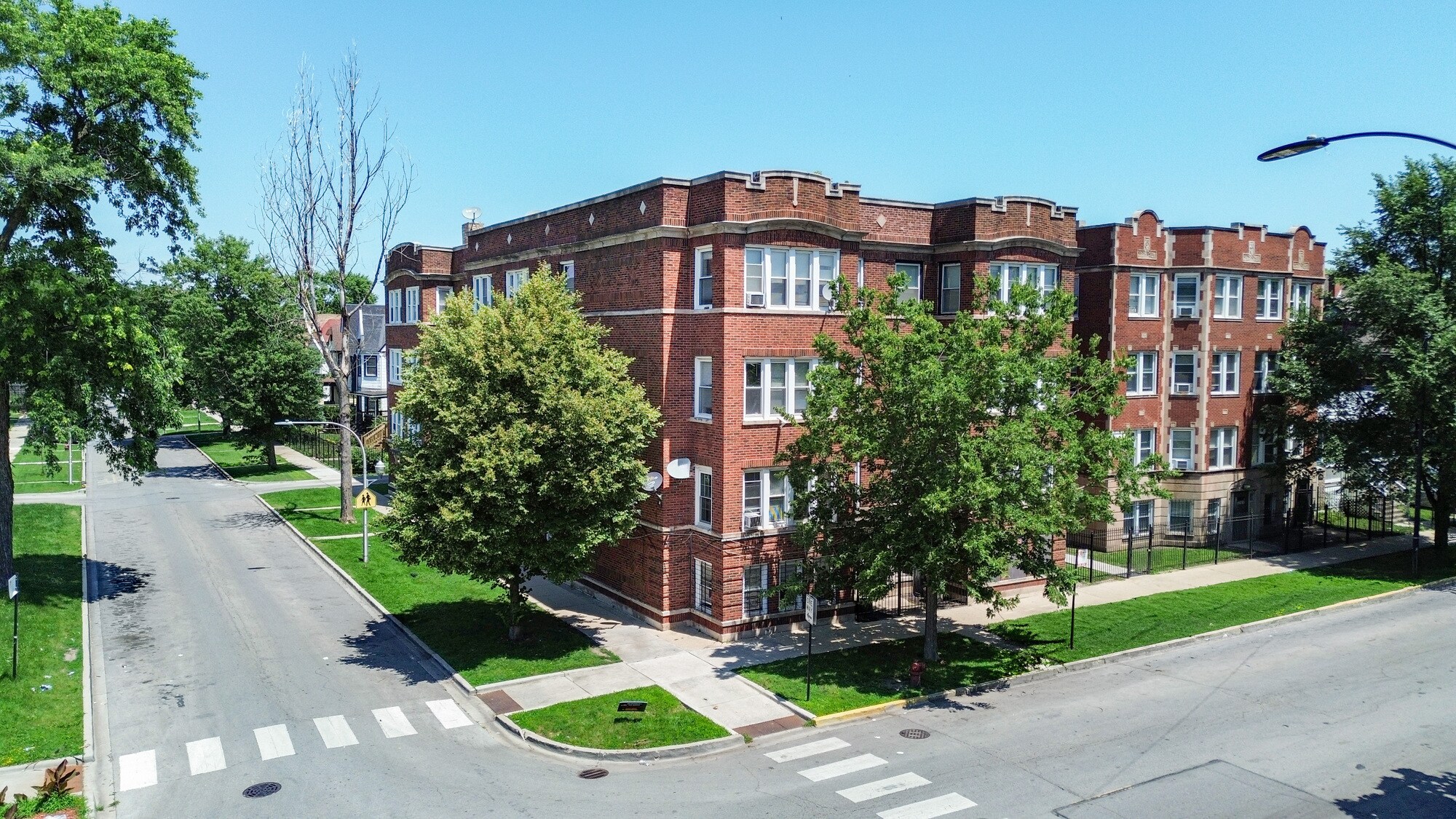 5322 W Washington Ave, Chicago, IL à vendre Photo de l’immeuble– Image 1 sur 10