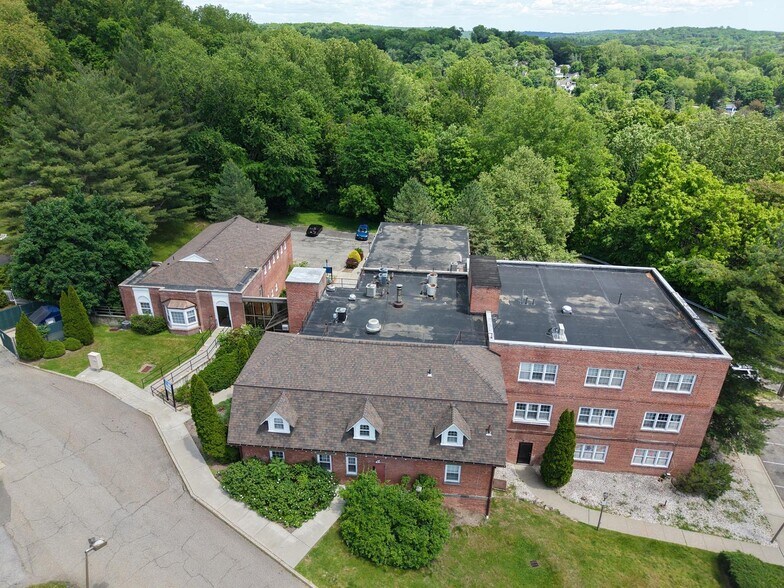 2 Stowe Rd, Peekskill, NY à louer - Photo de l’immeuble – Image 2 sur 37