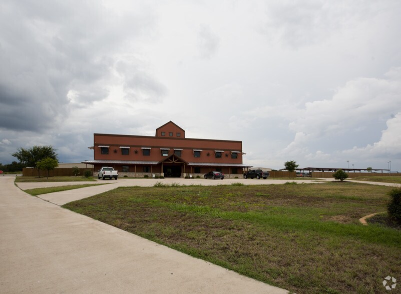 12901 W State Highway 29, Liberty Hill, TX à louer - Photo de l’immeuble – Image 3 sur 8