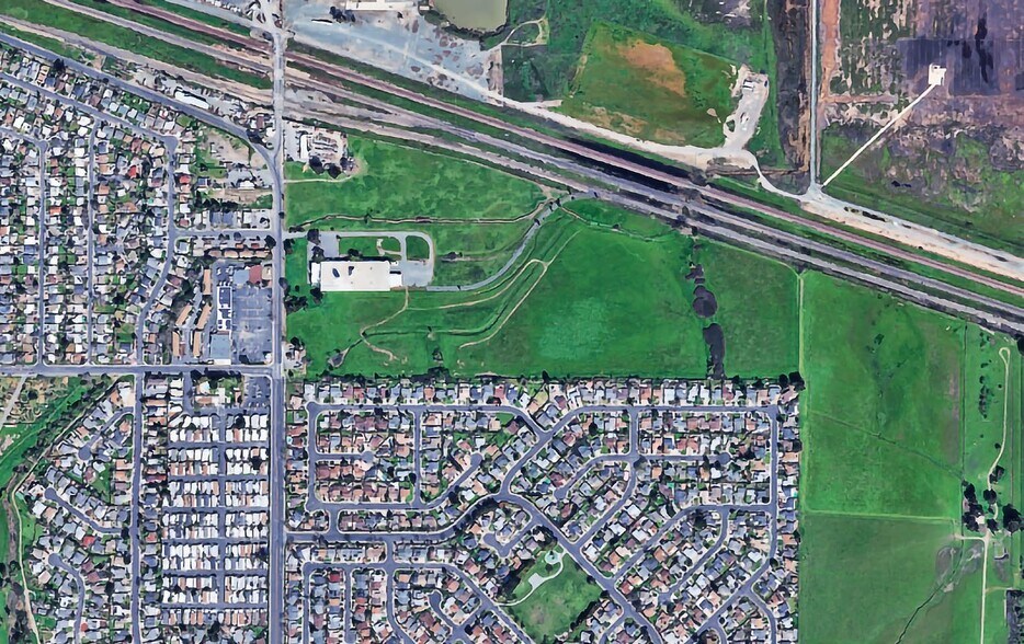 Port Chicago Hwy, Bay Point, CA à vendre - Aérien – Image 2 sur 3