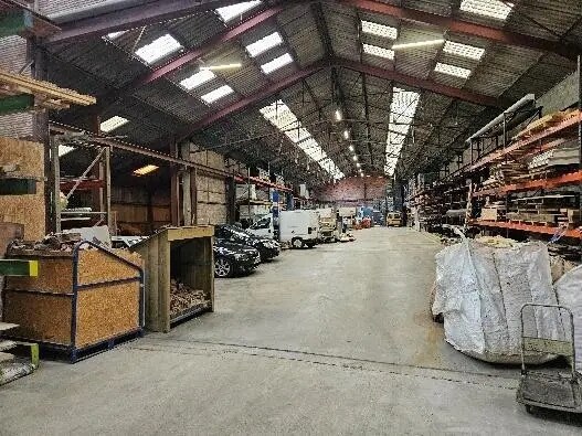 Industriel/Logistique dans Lisieux à louer - Photo de l’immeuble – Image 1 sur 1