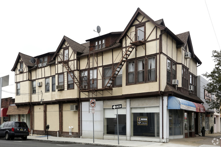 354 Bloomfield Ave, Caldwell, NJ à louer - Photo principale – Image 1 sur 10