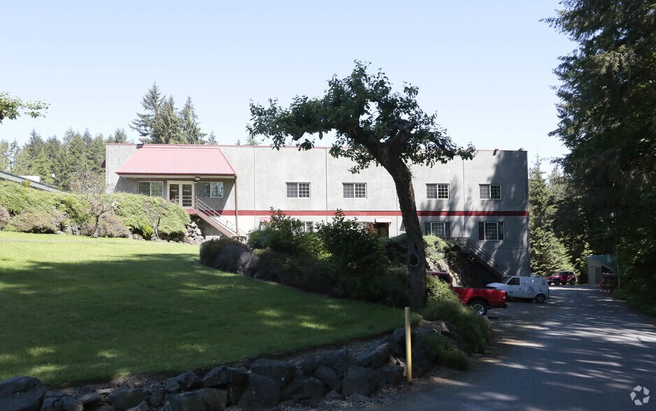 12715 Miller Rd NE, Bainbridge Island, WA à louer - Photo principale – Image 1 sur 7