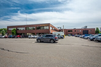 15-19 Crawford St, Needham, MA à louer Photo intérieure– Image 1 sur 19