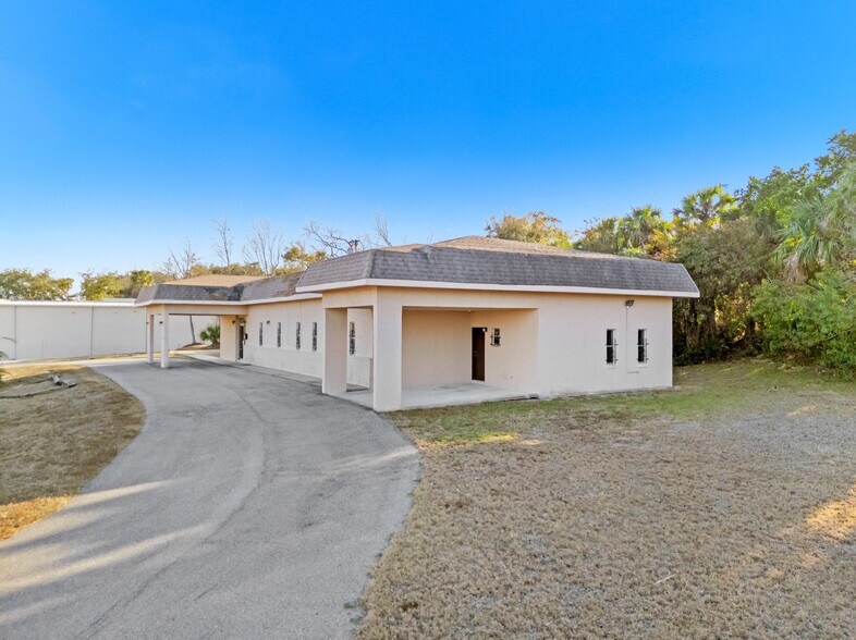 4015 N Highway 1, Cocoa, FL à louer - Photo de l’immeuble – Image 3 sur 7