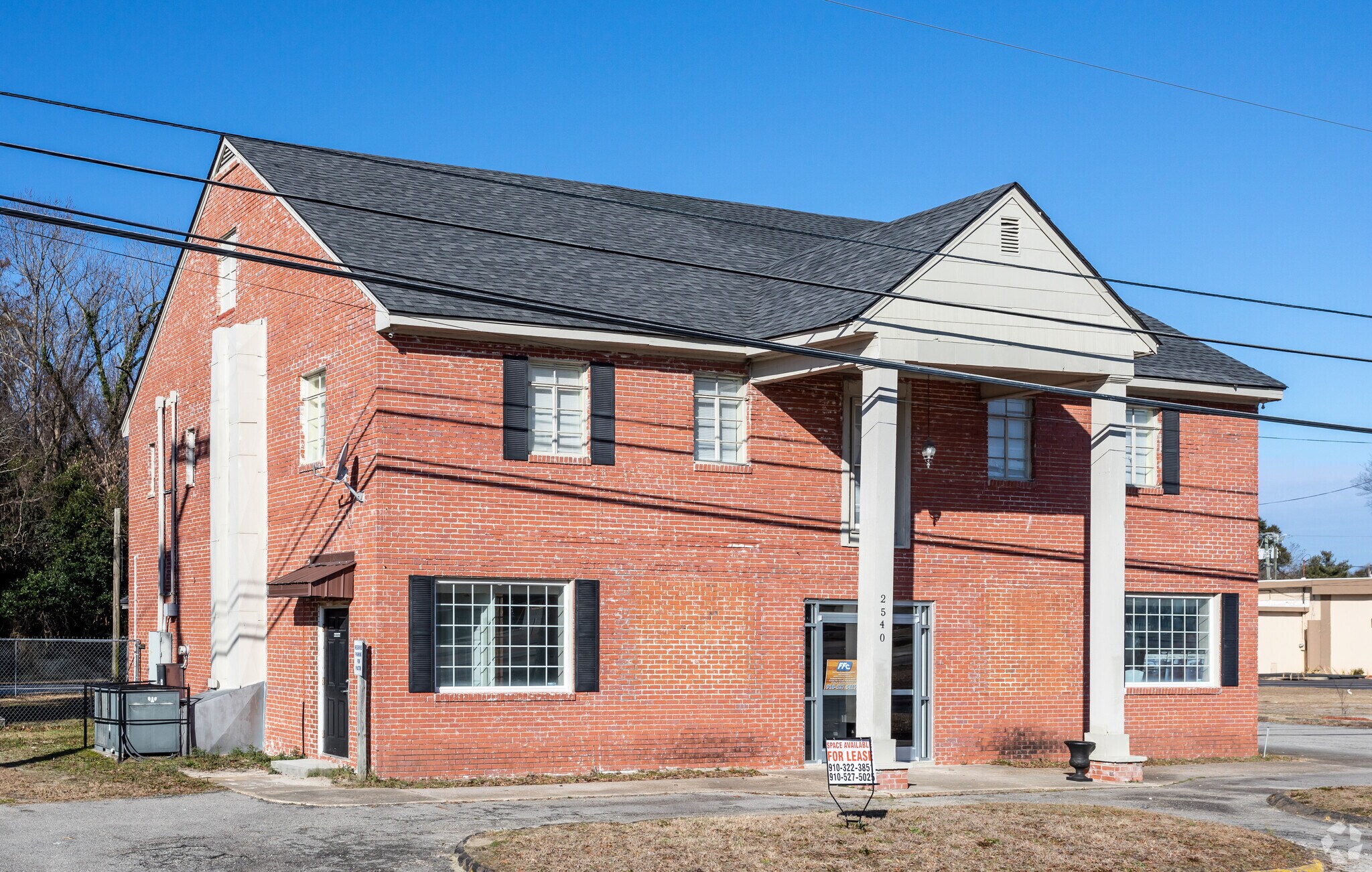 2540 Gillespie St, Fayetteville, NC à louer Photo principale– Image 1 sur 6