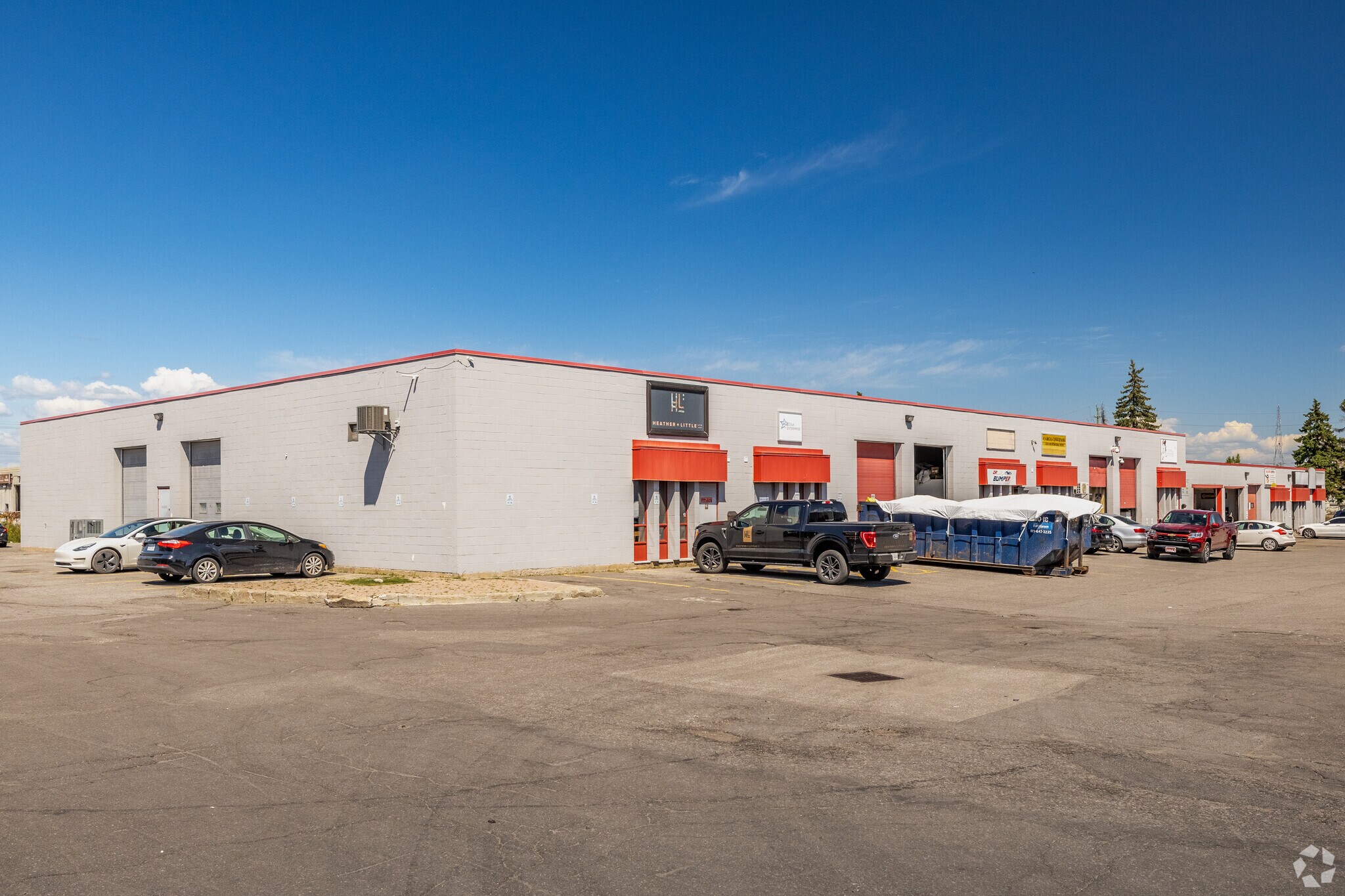 2413 Stevenage Dr, Ottawa, ON à louer Photo de l’immeuble– Image 1 sur 6