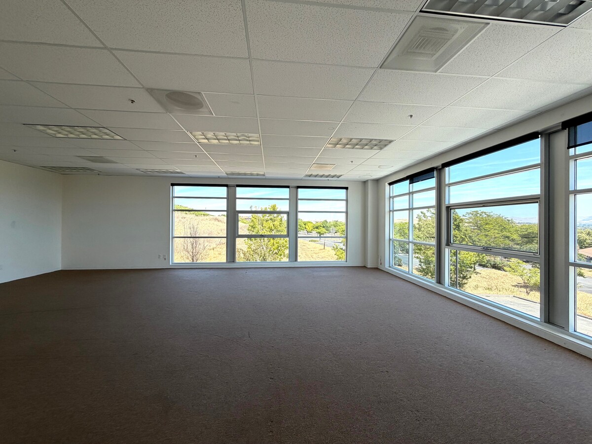 3163-3179 Independence Dr, Livermore, CA 94551 - Lot 3175 - - Photo intérieure - Image 1 of 13