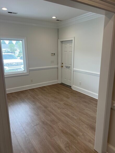 610 Lynndale Ct, Greenville, NC à louer - Photo intérieure – Image 2 sur 6