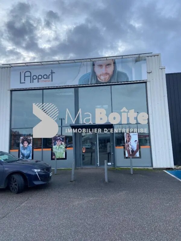 Local commercial dans Le Coteau à louer Photo de l’immeuble– Image 1 sur 8