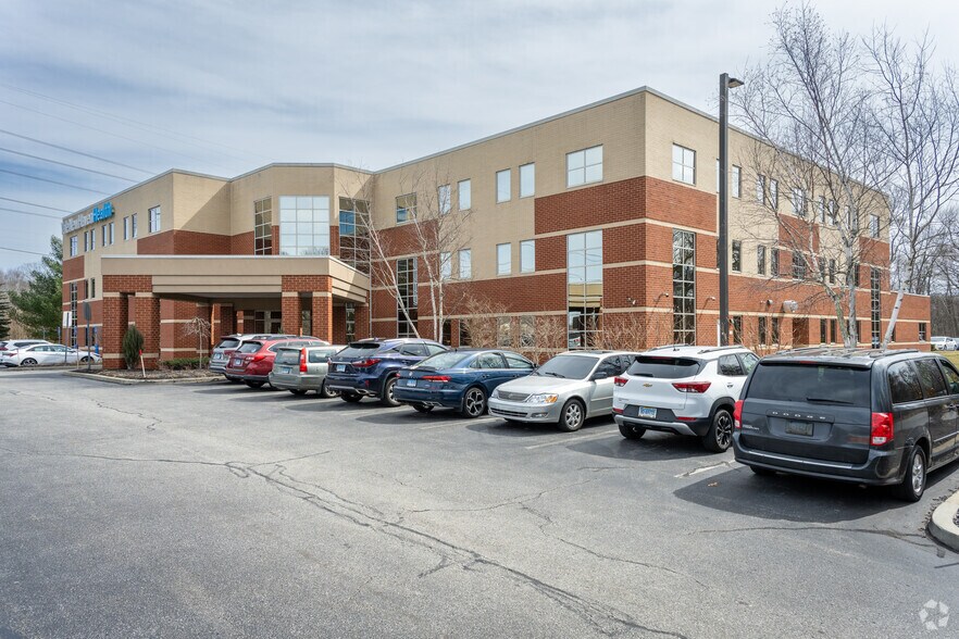 196 Waterford Pky S, Waterford, CT à louer - Photo principale – Image 1 sur 10