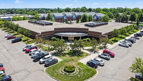 2600 Troy Center Dr, Troy, MI à louer Photo principale– Image 1 sur 2