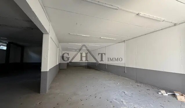 Industriel/Logistique dans Aulnay-sous-Bois à louer - Photo de l’immeuble – Image 3 sur 5