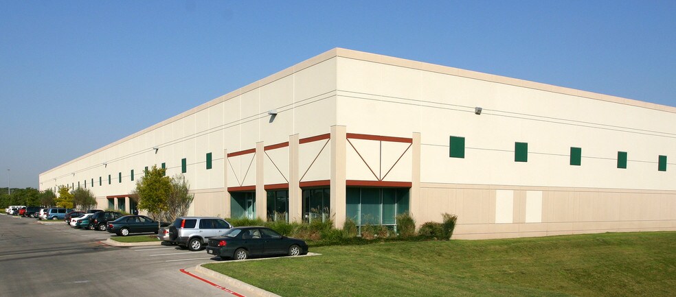 8291 Springdale Rd, Austin, TX à louer - Photo de l’immeuble – Image 2 sur 8