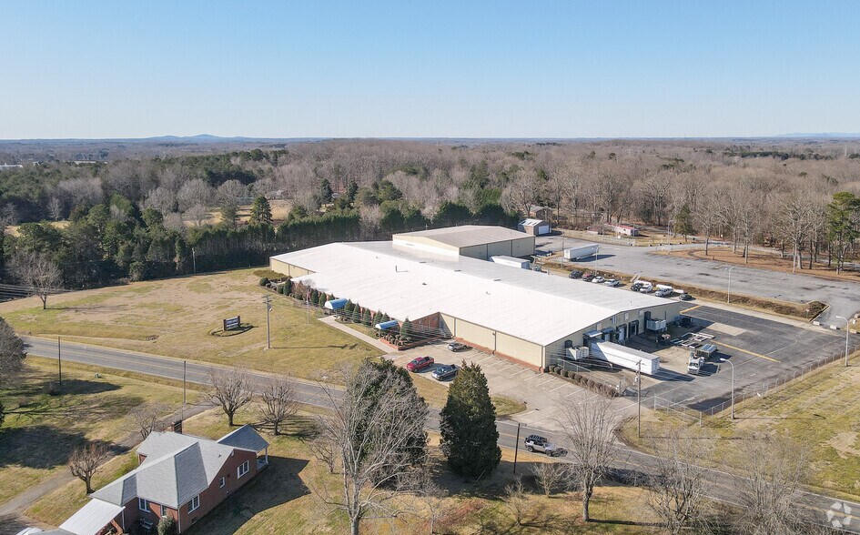 2021 Old Mountain Rd, Statesville, NC à louer - Photo de l’immeuble – Image 2 sur 2