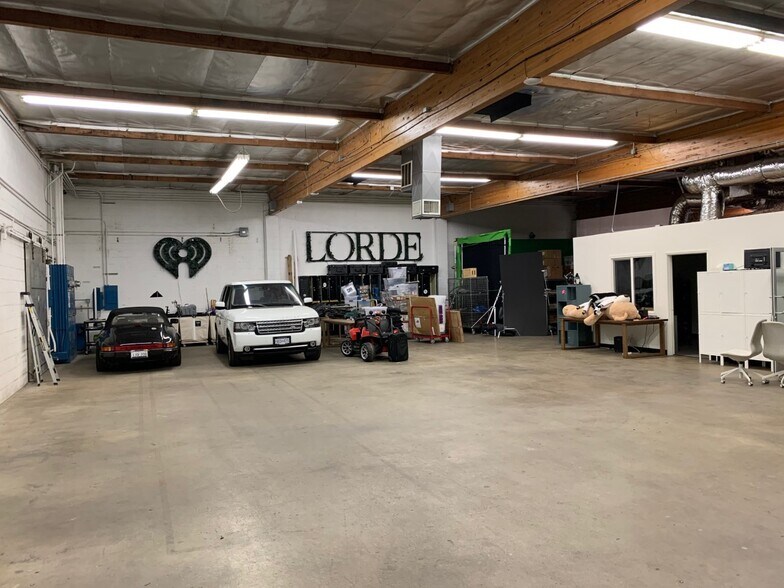 210 W Palm Ave, Burbank, CA à louer - Photo intérieure – Image 3 sur 12