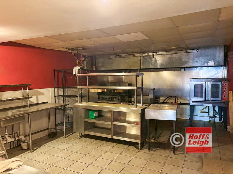 1572 W 117th St, Lakewood, OH à vendre - Photo intérieure – Image 3 sur 6