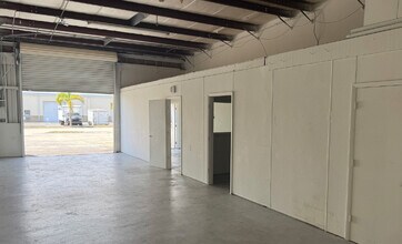 2201 SE Indian St, Stuart, FL à louer Photo intérieure– Image 2 sur 2