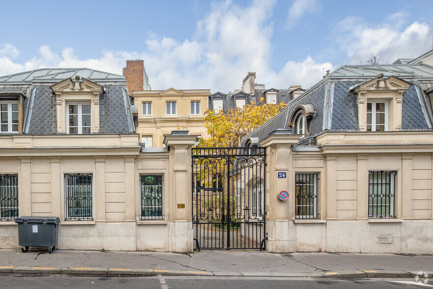 24-26 Rue Ballu, Paris à louer - Photo de l’immeuble – Image 3 sur 3