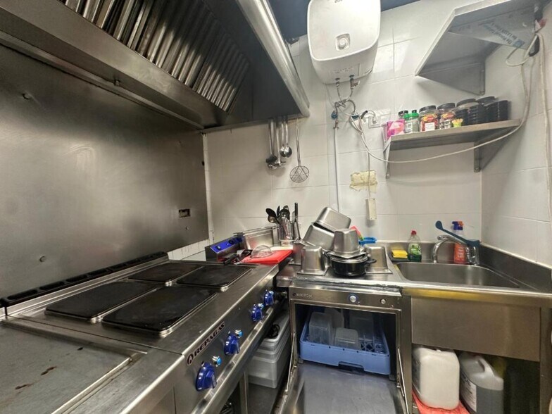 Local commercial dans Madrid, Madrid à louer - Photo de l’immeuble – Image 3 sur 4