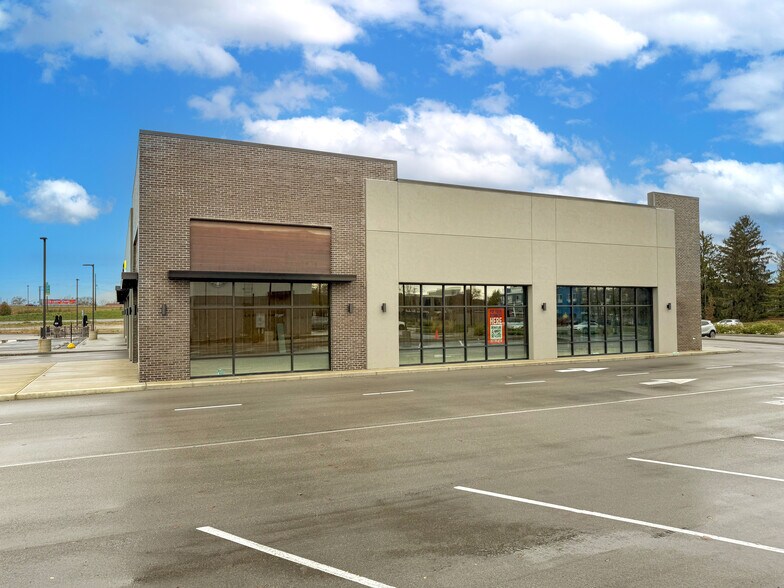 9235 Michigan Rd, Indianapolis, IN à louer - Photo de l’immeuble – Image 3 sur 23