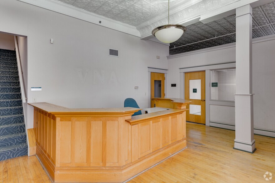 348 N Burdick St, Kalamazoo, MI à vendre - Photo intérieure – Image 3 sur 20