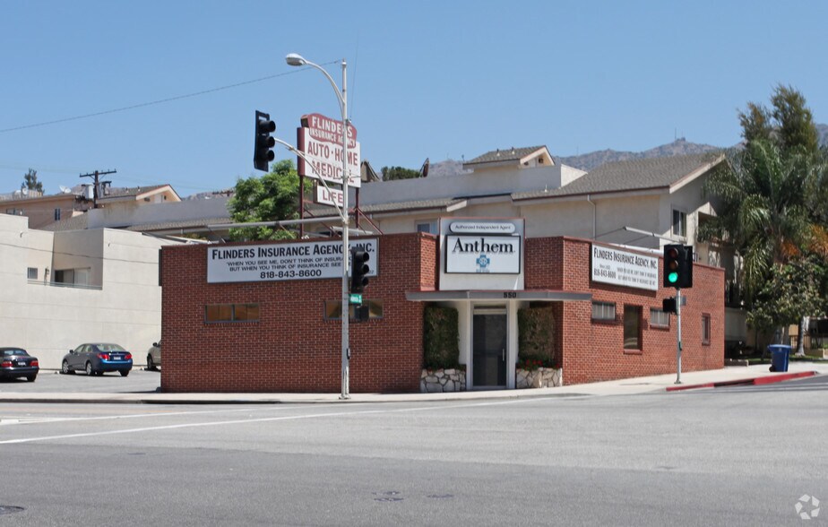 550 S Glenoaks Blvd, Burbank, CA à vendre - Photo de l’immeuble – Image 2 sur 3
