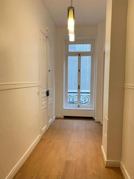 Bureau dans Paris à louer - Photo de l’immeuble – Image 3 sur 7