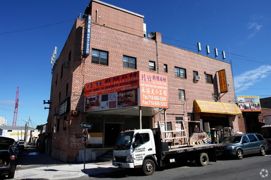 131-29 Sanford Ave, Flushing, NY à louer - Photo principale – Image 1 sur 10