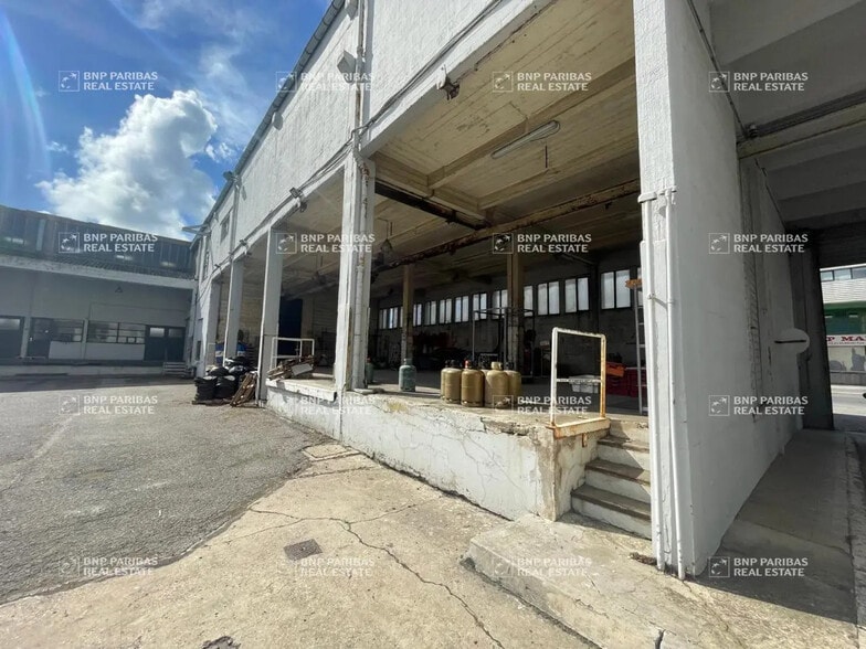 Local d'activités dans Boulogne-sur-Mer à vendre - Photo de l’immeuble – Image 1 sur 19