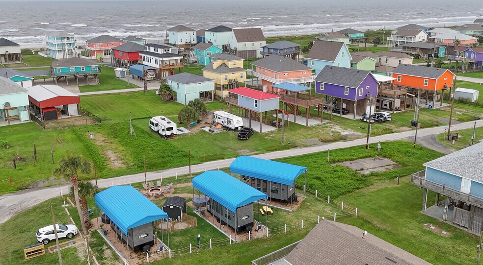 1845 Oleander, Crystal Beach, TX à vendre - Photo de l’immeuble – Image 2 sur 38