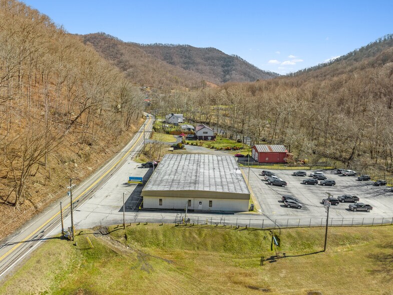 1664 Pond Fork Rd, Madison, WV à vendre - Photo de l’immeuble – Image 3 sur 4