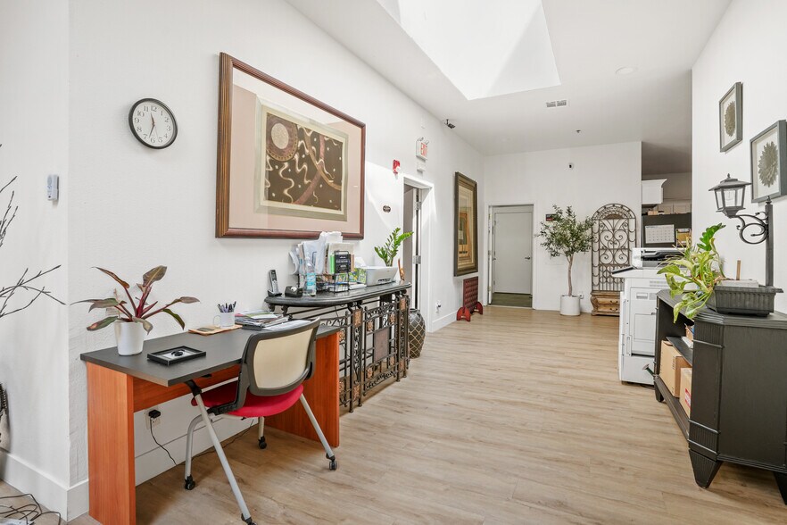 525 13th St. South, Las Vegas, NV à vendre - Photo de l’immeuble – Image 2 sur 19