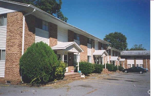 318 Highland St, Mount Holly, NC à vendre - Photo de l’immeuble – Image 3 sur 5