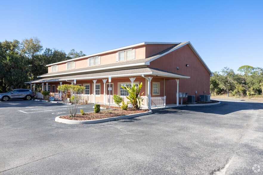 616 Tamiami Trl, Port Charlotte, FL à vendre - Photo principale – Image 1 sur 8