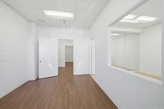 3380 Livonia Ave, Los Angeles, CA à louer Photo intérieure– Image 2 sur 15