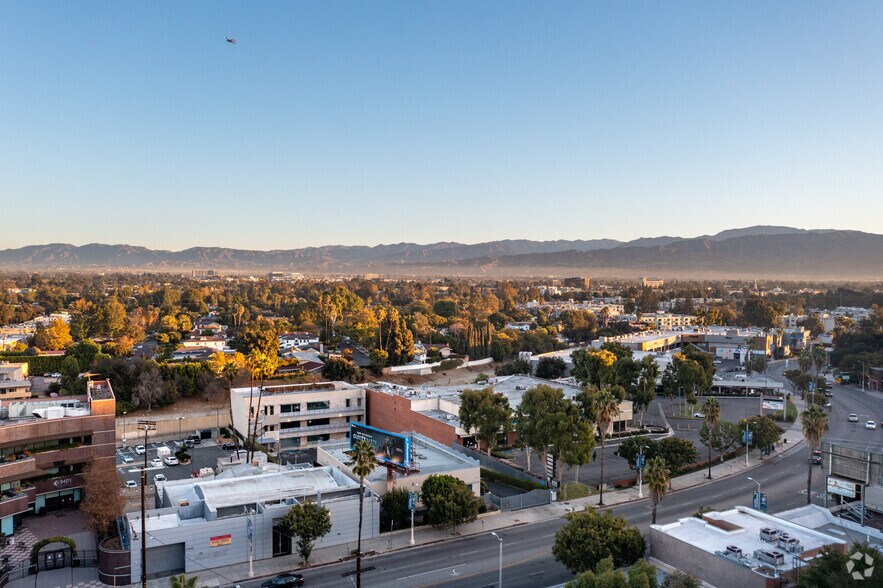 11331 Ventura Blvd, Studio City, CA à louer - Aérien – Image 3 sur 6