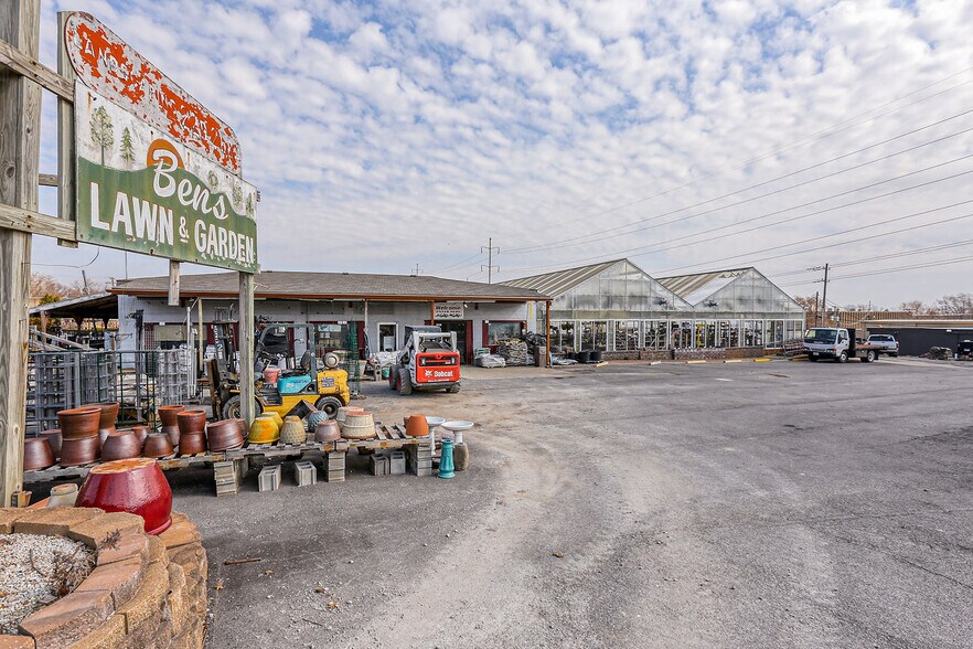 1001-1009 SW US Highway 40 portefeuille de 2 biens à vendre sur LoopNet.fr - Photo de l’immeuble – Image 3 sur 78