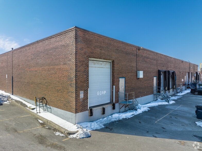 2220 Midland Ave, Toronto, ON à louer - Photo de l’immeuble – Image 3 sur 10