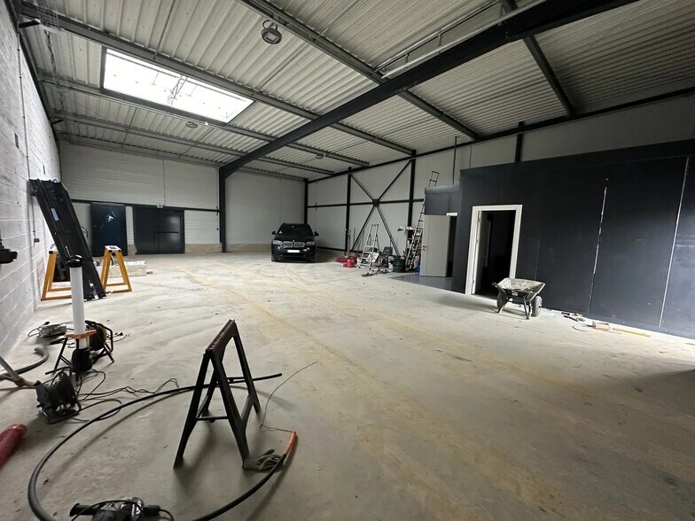 Local d’activités dans Charleville-Mézières à louer - Photo intérieure – Image 2 sur 6