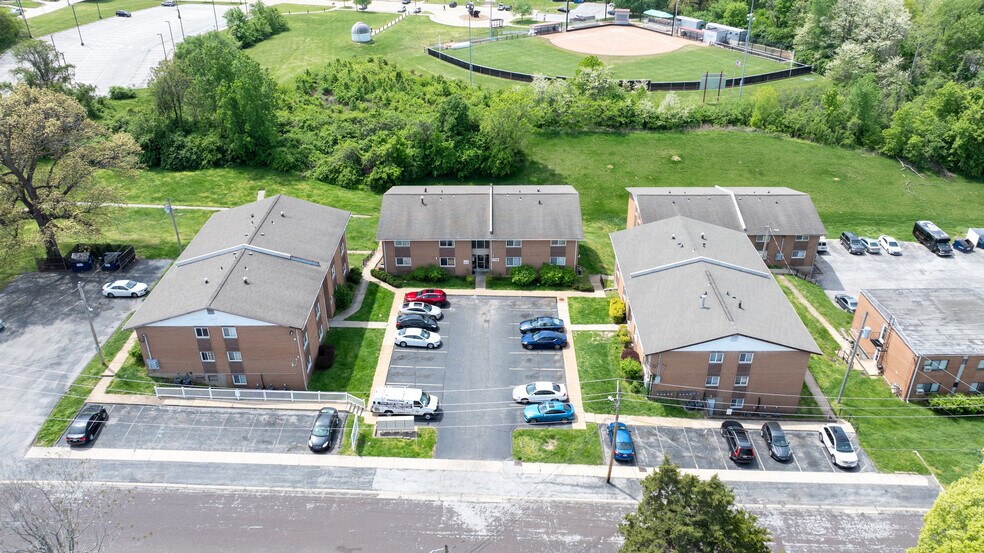7718-7744 Springdale Dr, Saint Louis, MO à vendre - Photo de l’immeuble – Image 2 sur 18