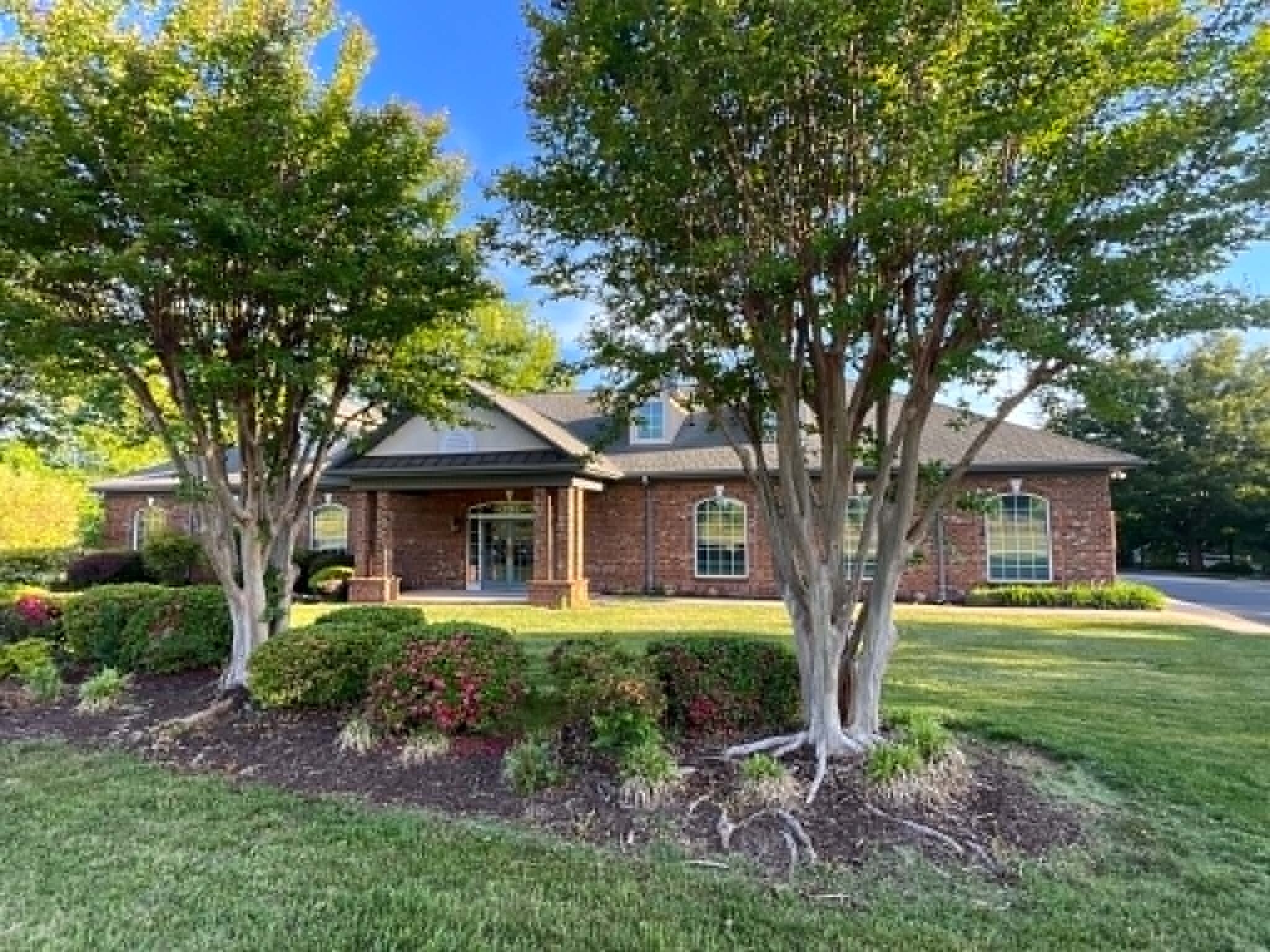 7261 Burlington Rd, Whitsett, NC à vendre Photo principale– Image 1 sur 11